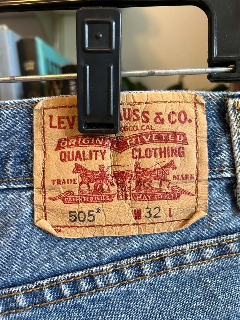 Levi's 505 Regular Fit Denim Jean Shorts Blue Size 32 - Picture 3 of 9